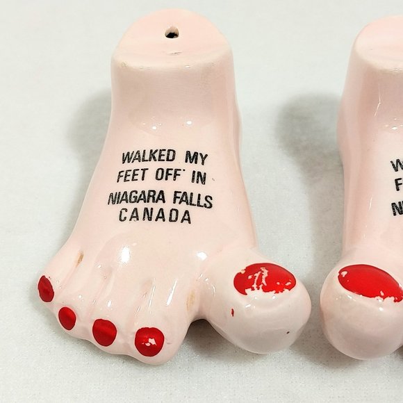 Salt and Pepper Shakers Barefoot " Niagara Falls CANADA" #1314 - Picture 4 of 13